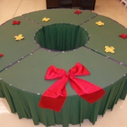 Christmas Theme Wreath Table